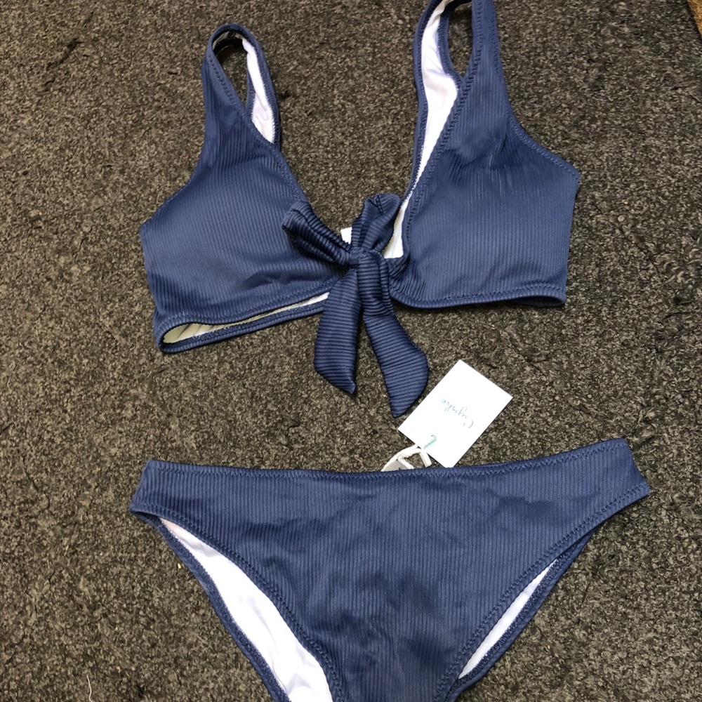 Size medium cupshe swimsuit!